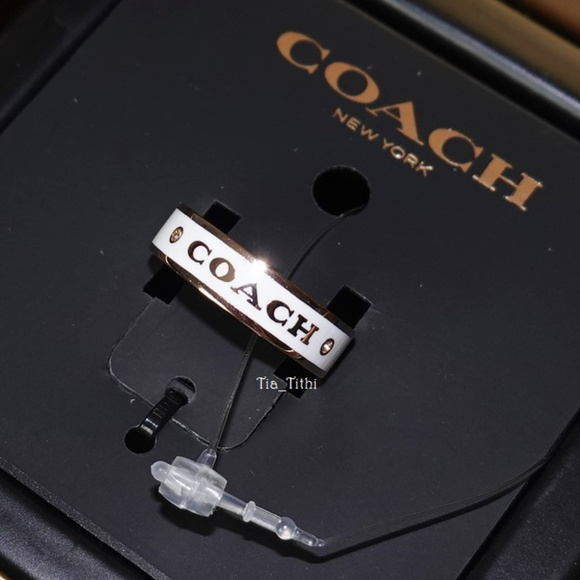 Coach Ring - Picture 1 of 3